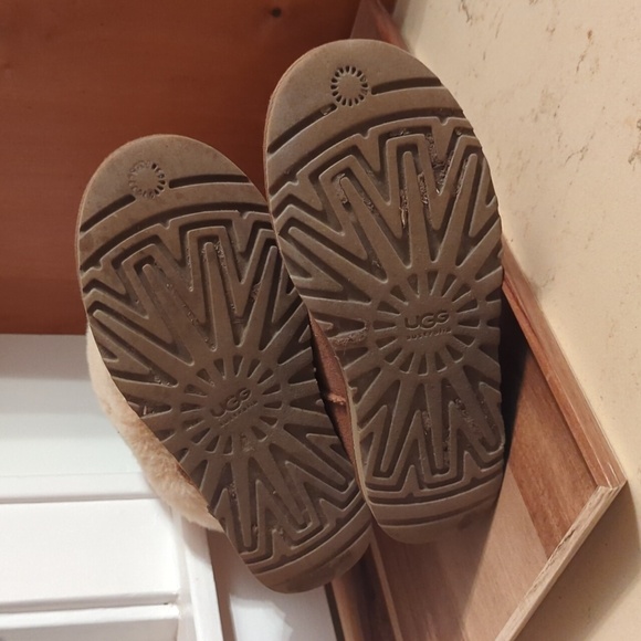 UGG Women's Classic Tall Boot Chestnut Size 8.5 - Picture 4 of 8